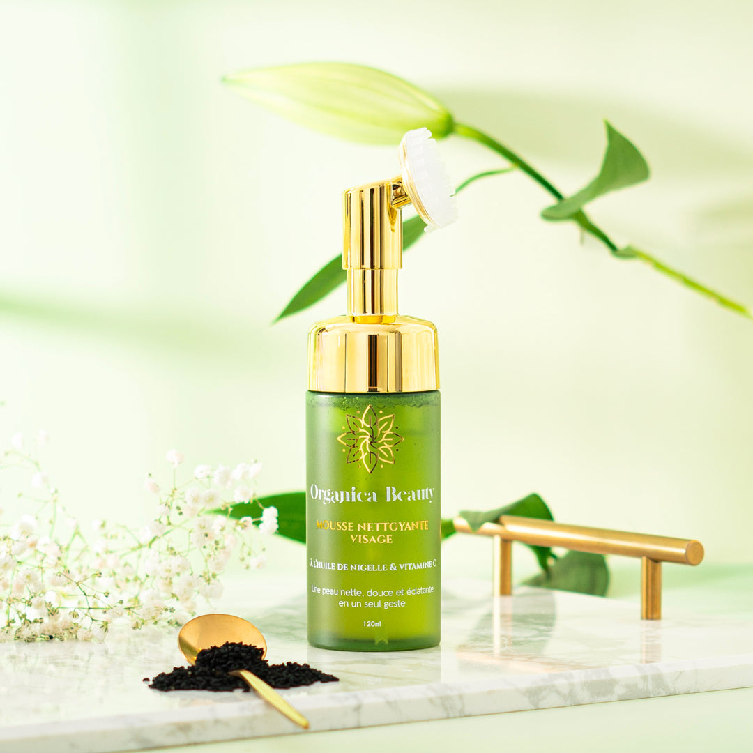 Mousse nettoyante visage avec brosse silicone à la nigelle Organica Beauty 150 ml